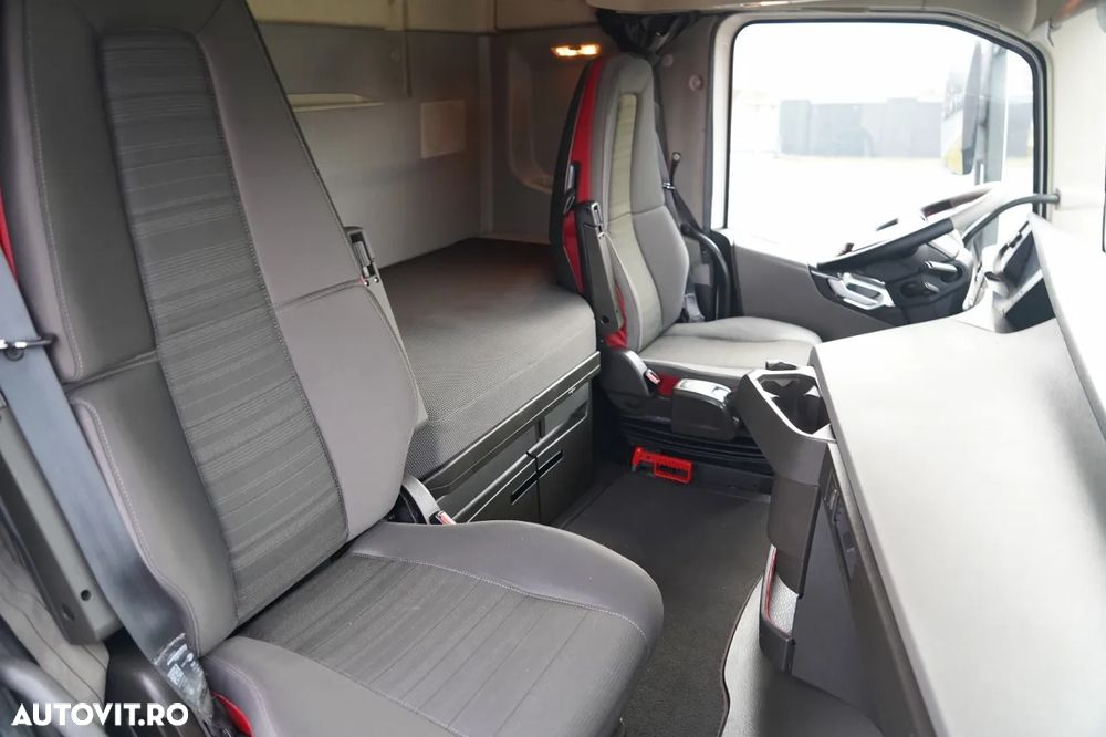 Volvo FH 460 / STANDARD / I-SHIFT / - 32