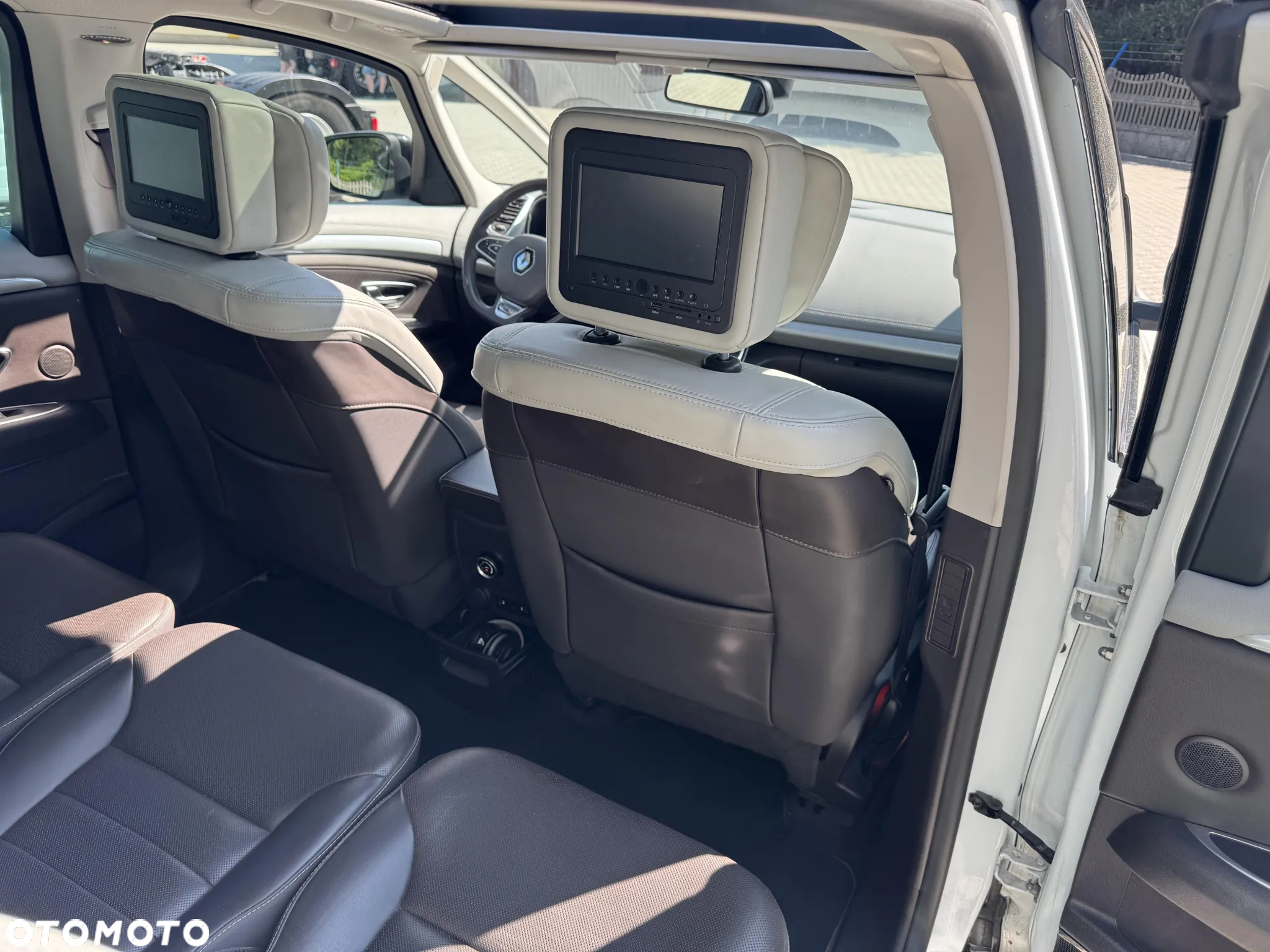Renault Espace 1.6 dCi Energy Initiale Paris EDC 7os - 9