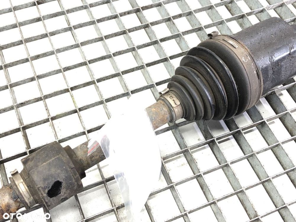 PÓŁOŚ PRAWY PRZÓD  CHEVROLET CRUZE liftback (J305) 2010 - 2022 1.6 91 kW [124 KM] benzyna 2011 - - 5