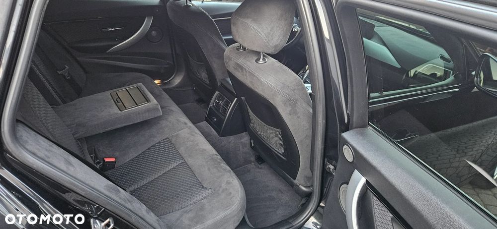 BMW Seria 3 320d xDrive Edition M Sport Shadow - 15