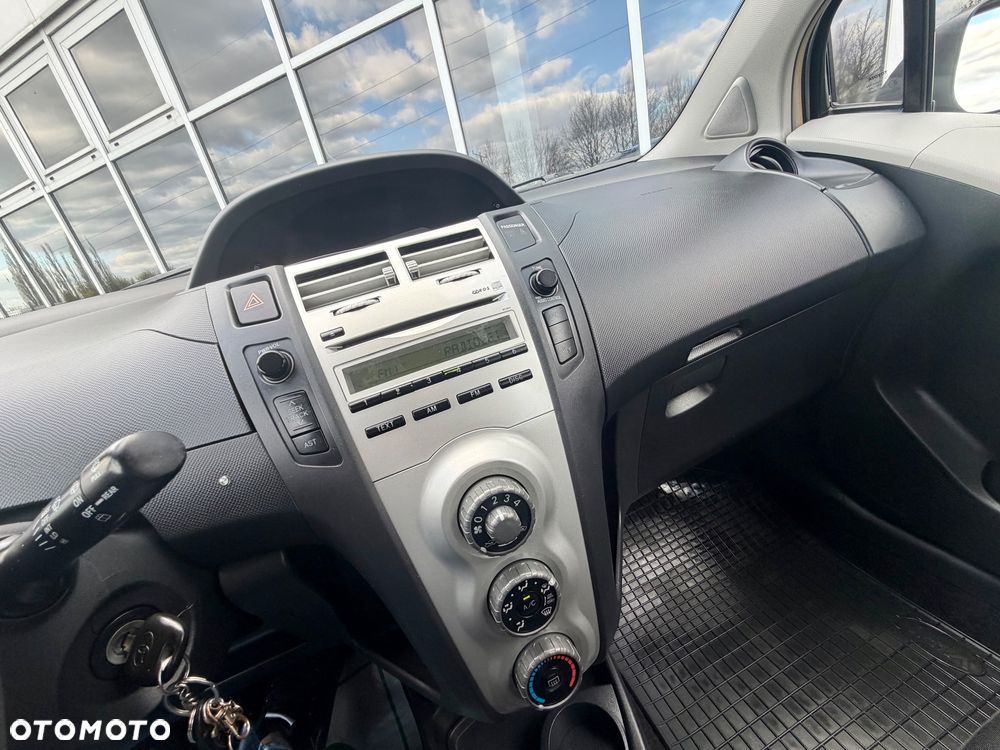 Toyota Yaris 1.3 Luna A/C - 10