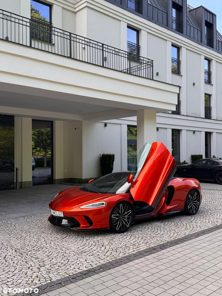 McLaren GT - 1