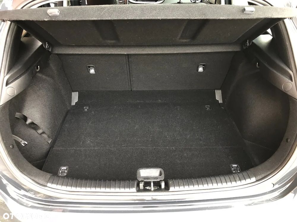 Kia Ceed - 28