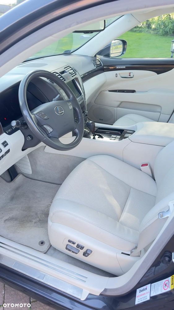 Lexus LS 460 Elite - 10