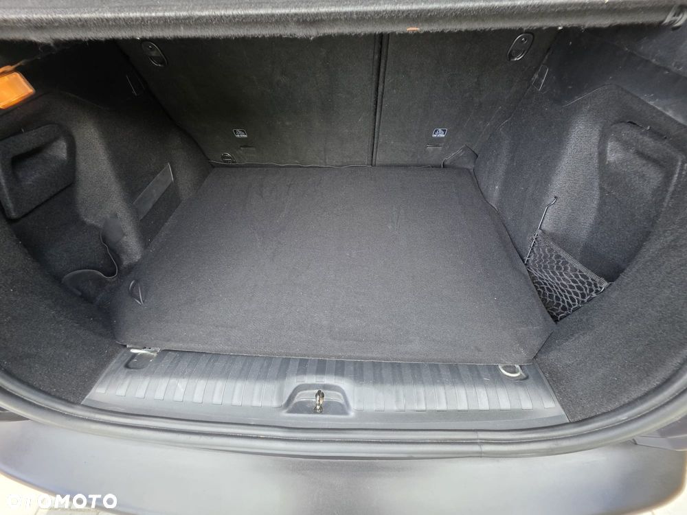 Peugeot 2008 1.2 Pure Tech Style EU6 - 25