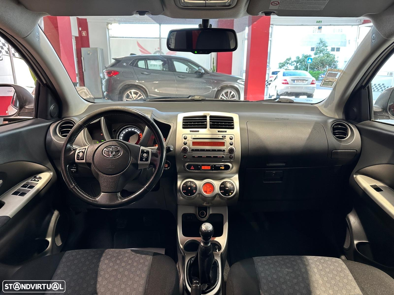 Toyota Urban Cruiser 1.33 VVT-i High Pack - 10