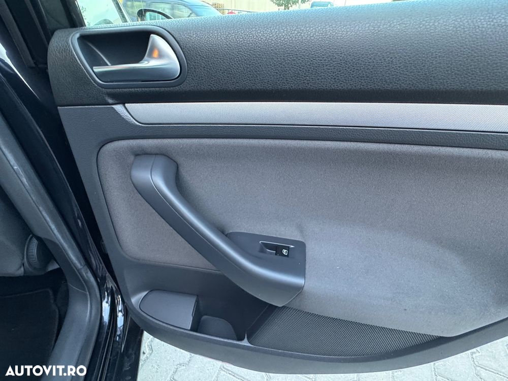 Volkswagen Golf 1.4 Comfortline - 24