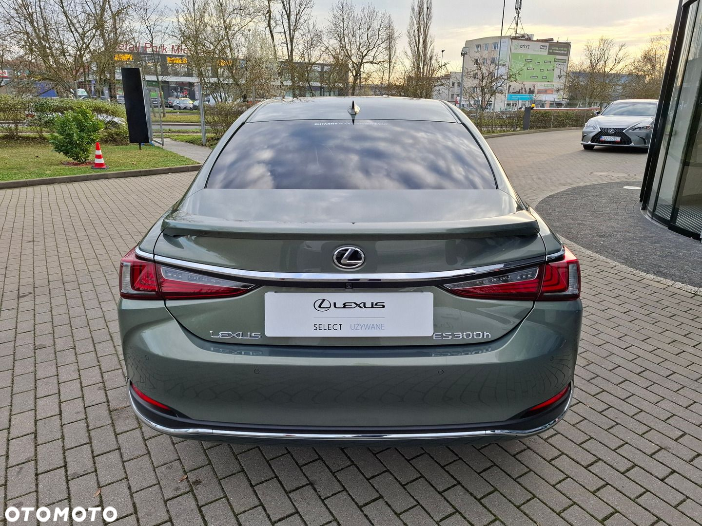 Lexus ES - 3