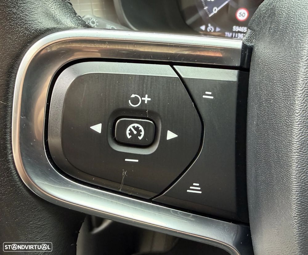 Volvo XC 40 1.5 T3 Momentum Tech Edition - 23