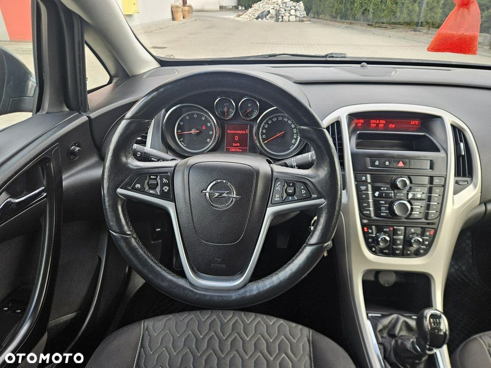 Opel Astra 1.4 Turbo Cosmo - 25
