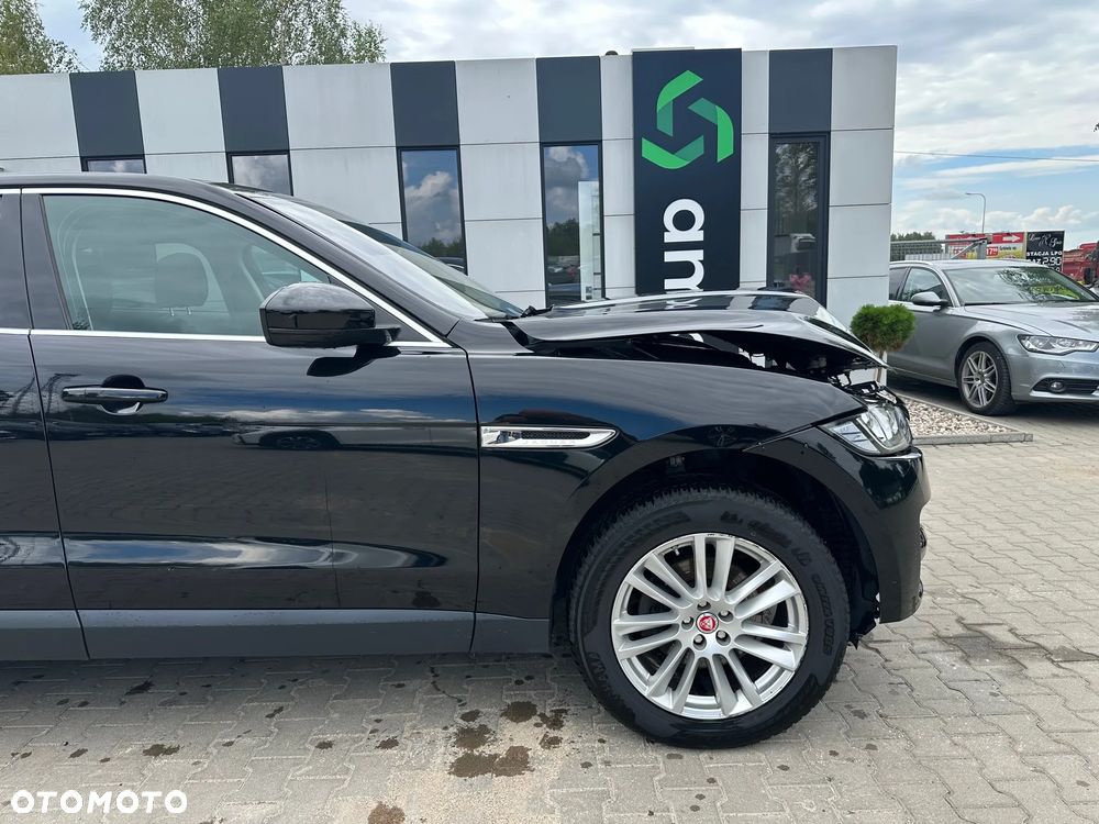Jaguar F-Pace - 4