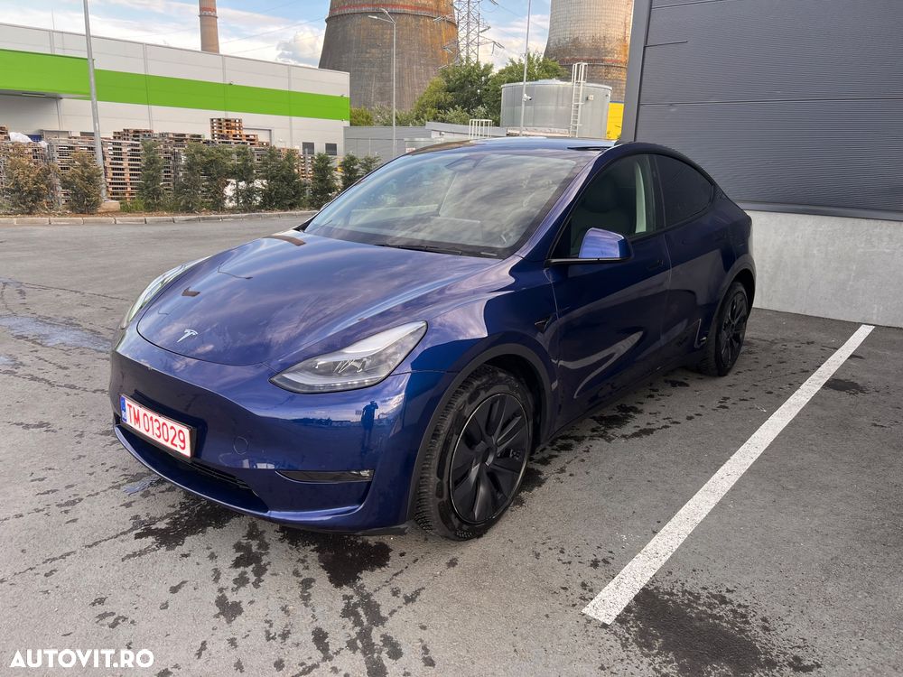 Tesla Model Y - 2