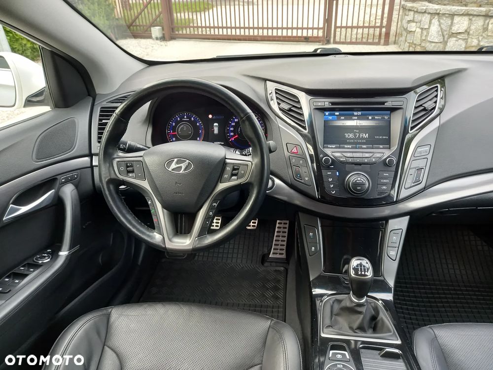 Hyundai i40 Kombi 2.0 Premium - 21