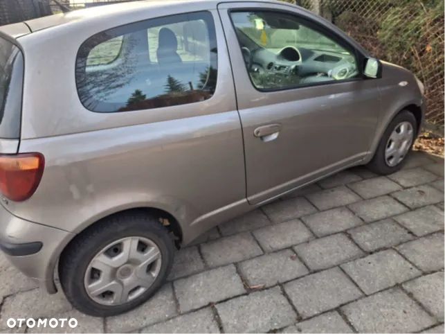 Toyota Yaris - 2