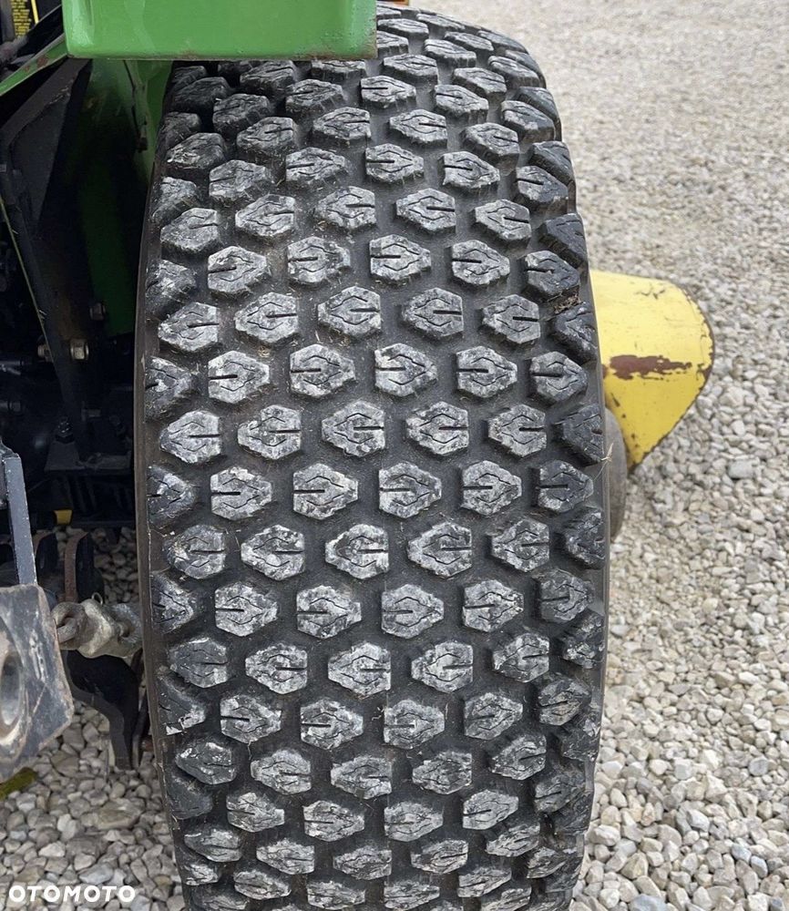 John Deere 4100 - 32