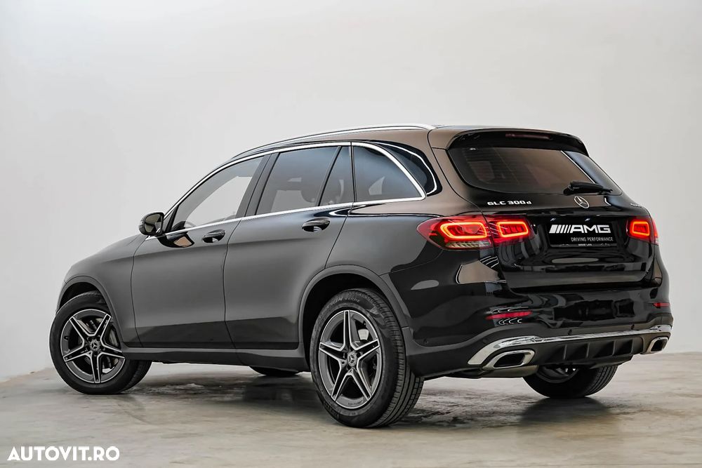 Mercedes-Benz GLC 300 d 4Matic 9G-TRONIC AMG Line - 4