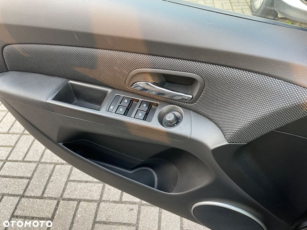 Chevrolet Cruze - 23