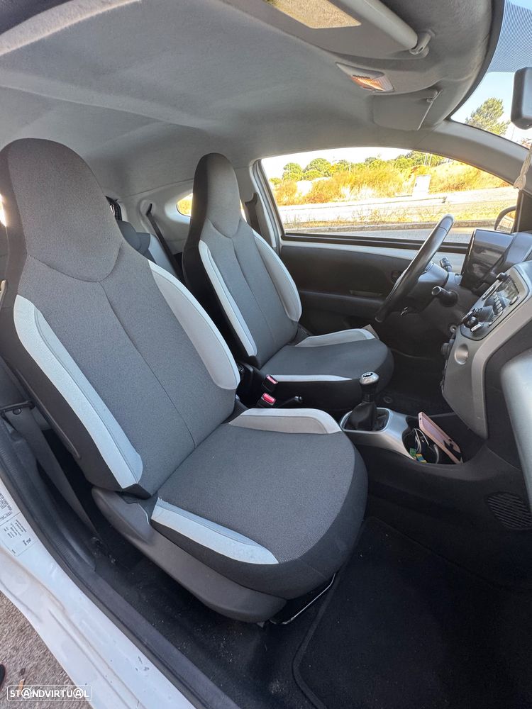Toyota Aygo x - 10