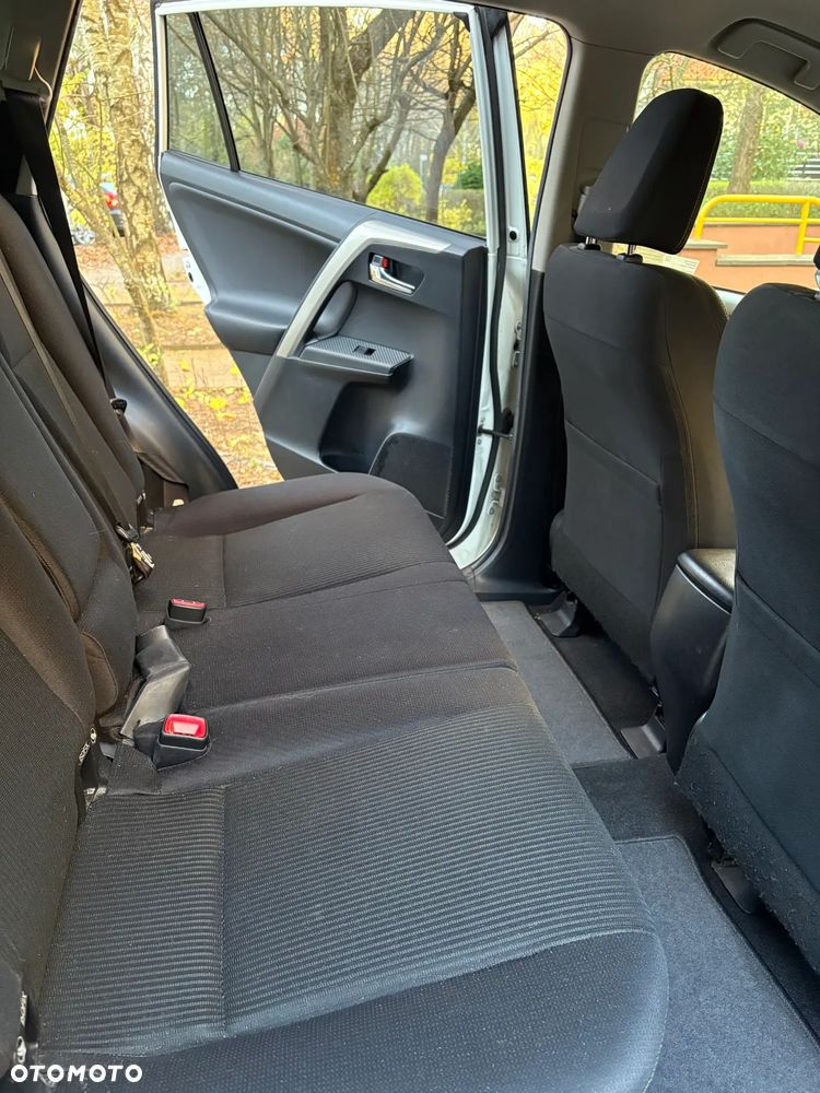 Toyota RAV4 - 6