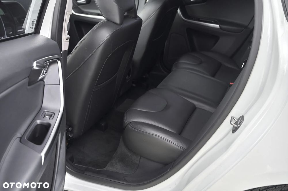 Volvo XC 60 D4 Drive-E Momentum - 23