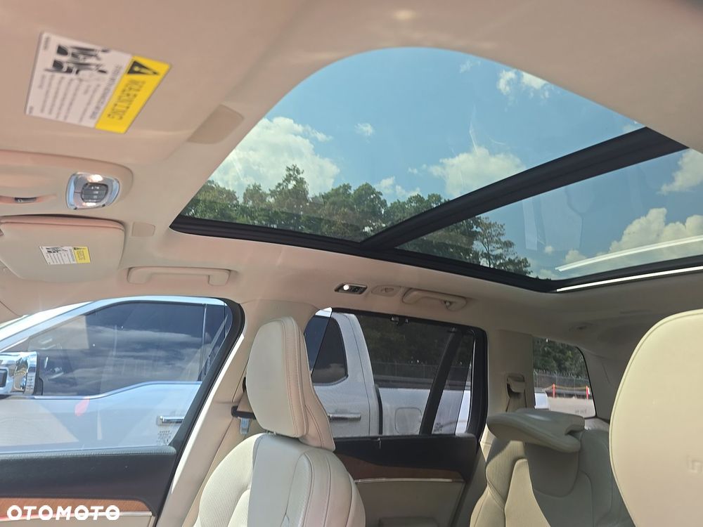 Volvo XC 90 - 18