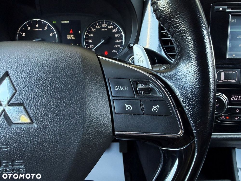 Mitsubishi Outlander 2.0 Intense Comfort 4WD CVT - 18