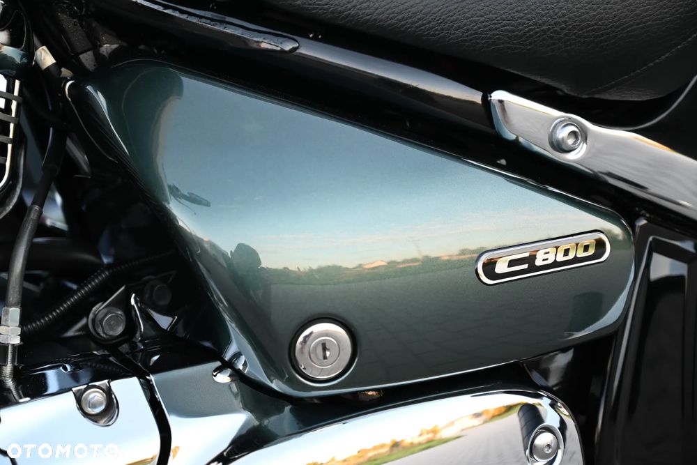 Suzuki Intruder - 36