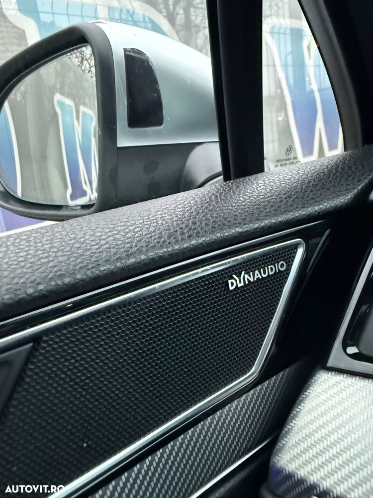 Volkswagen Passat Variant 2.0 TDI DSG 4Motion R Executive - 10