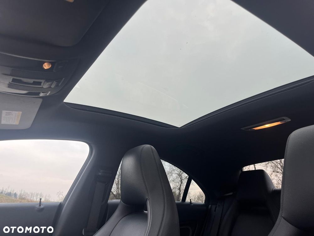 Mercedes-Benz CLA 250 4Matic 7G-DCT AMG Line - 24