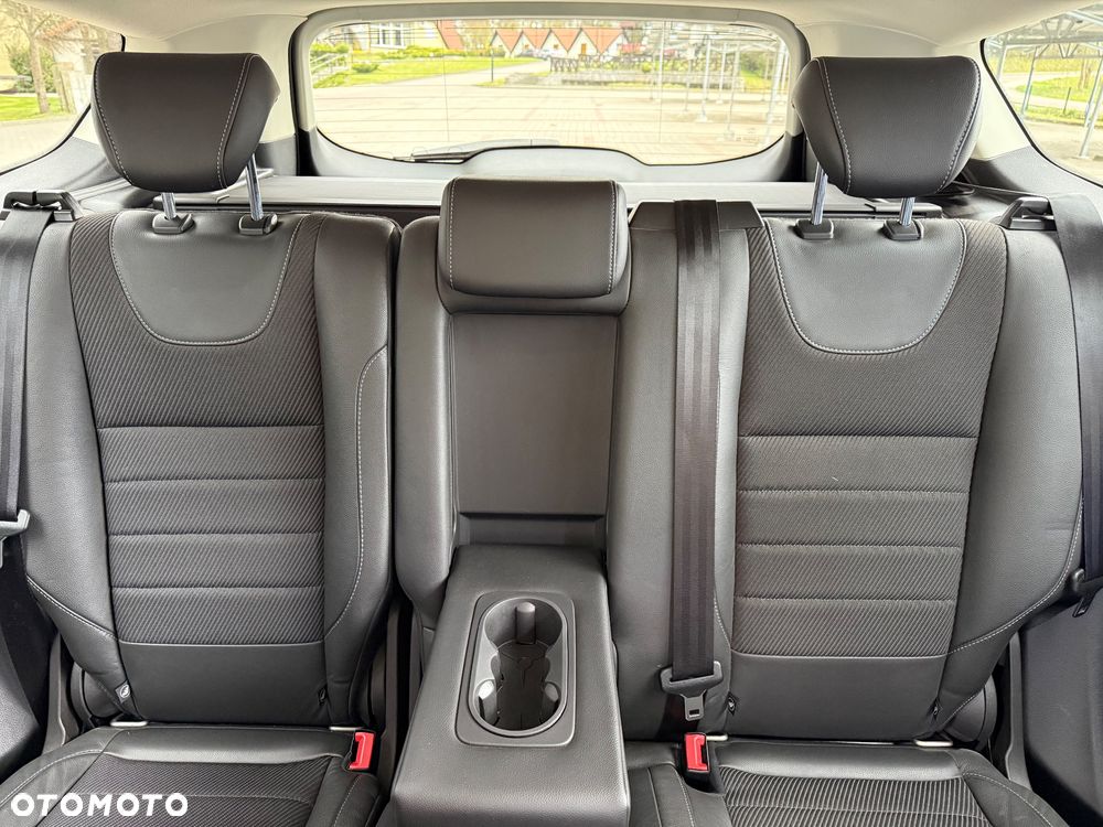 Ford Kuga 2.0 TDCi 2x4 Titanium - 22