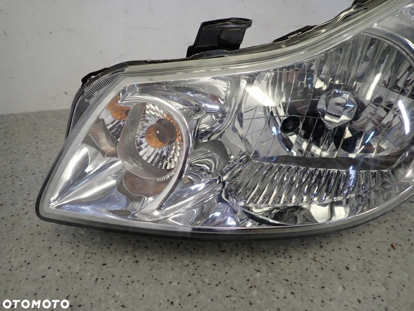 SUZUKI SX4 FIAT SEDICI 06-13 LAMPA PRZEDNIA LEWA REFLEKTOR - 4
