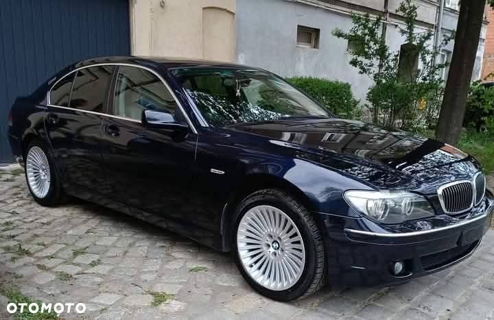 BMW Seria 7 750i - 1