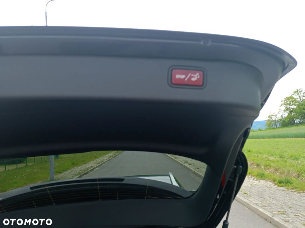Mercedes-Benz Klasa C 220 d mHEV - 8