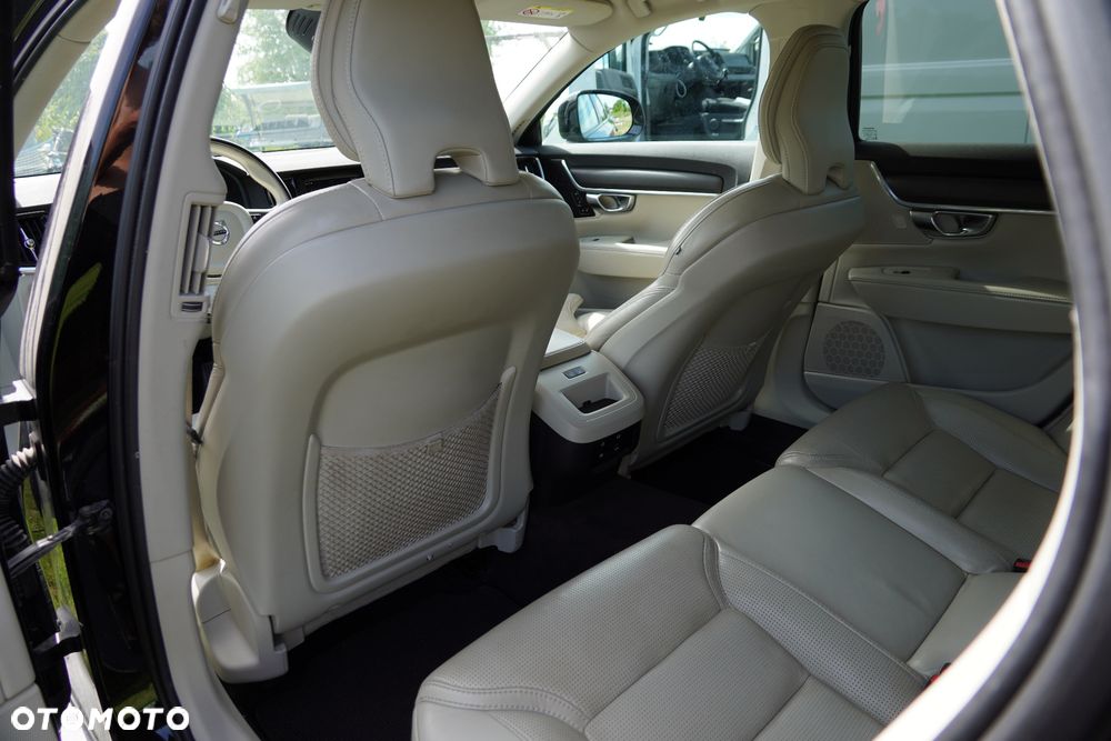 Volvo V90 D5 SCR AWD Momentum Pro - 14