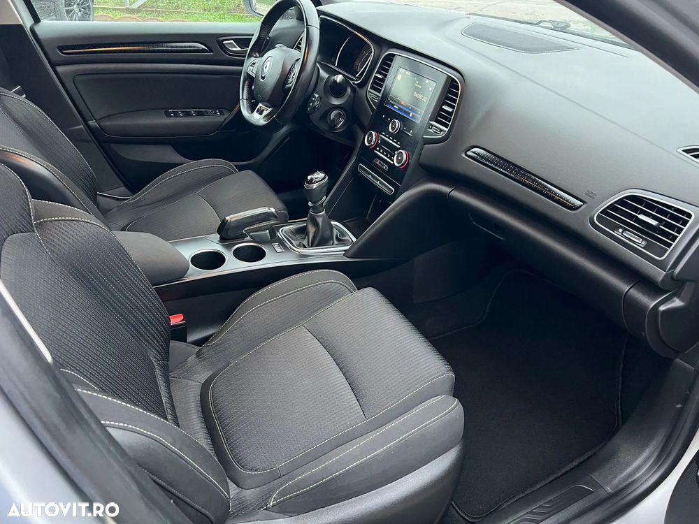 Renault Megane ENERGY TCe 100 EXPERIENCE - 10