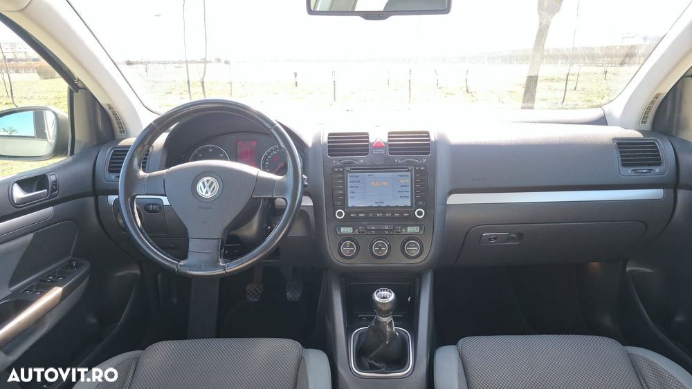 Volkswagen Golf 2.0 TDI 4Motion Tour Edition - 6