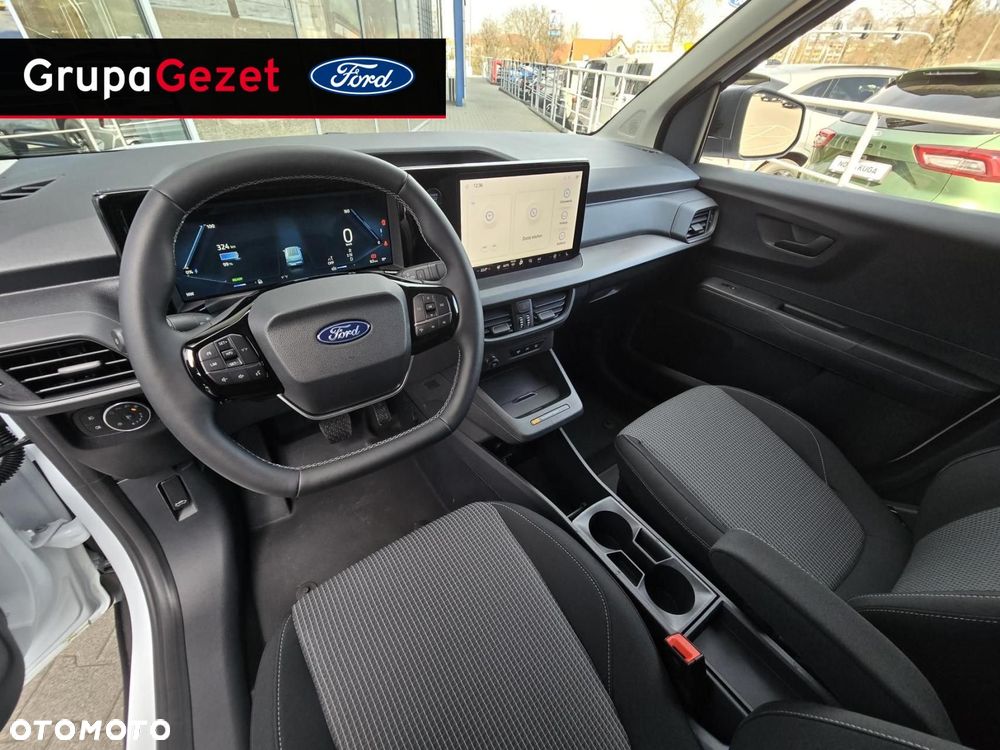 Ford Transit Courier - 10