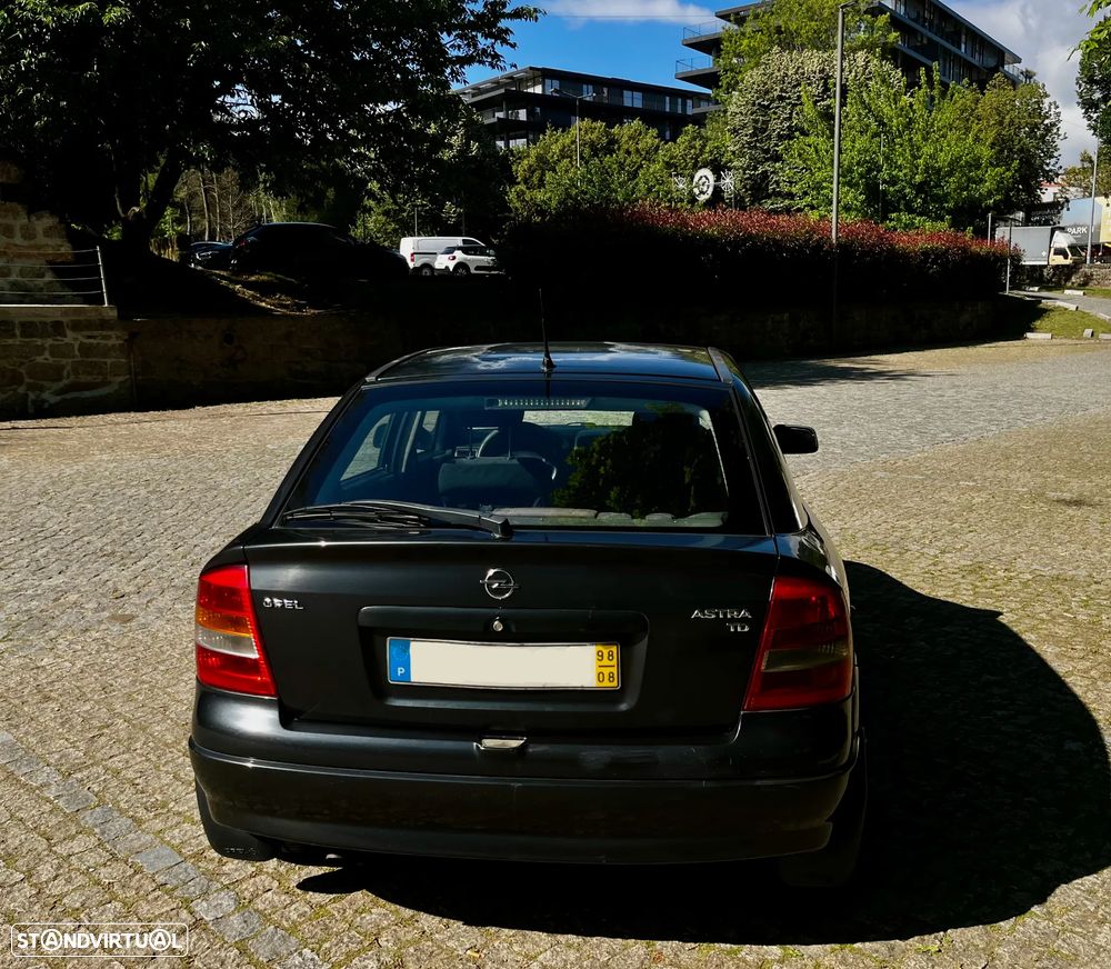 Opel Astra 1.7 DTL Club - 4
