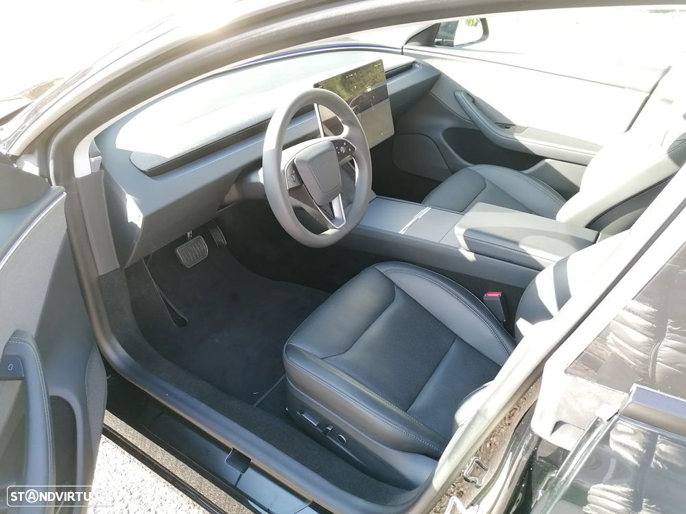 Tesla Model 3 RWD - 4