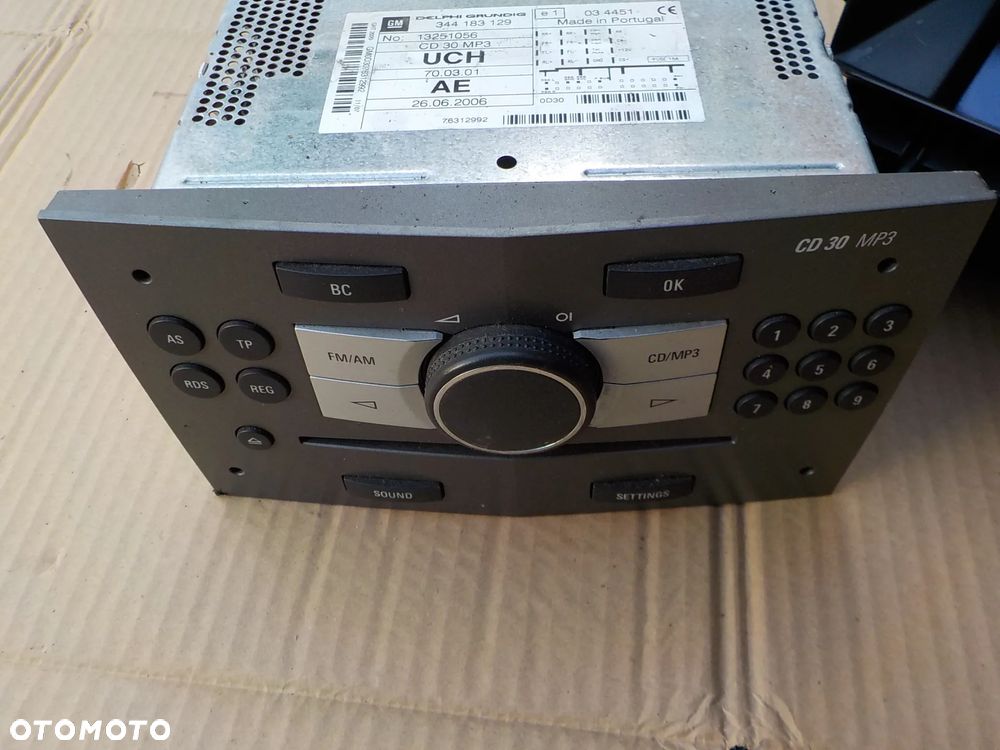 wyświetlacz radio cd mp3 opel zafira b 344183129 13111163 - 2