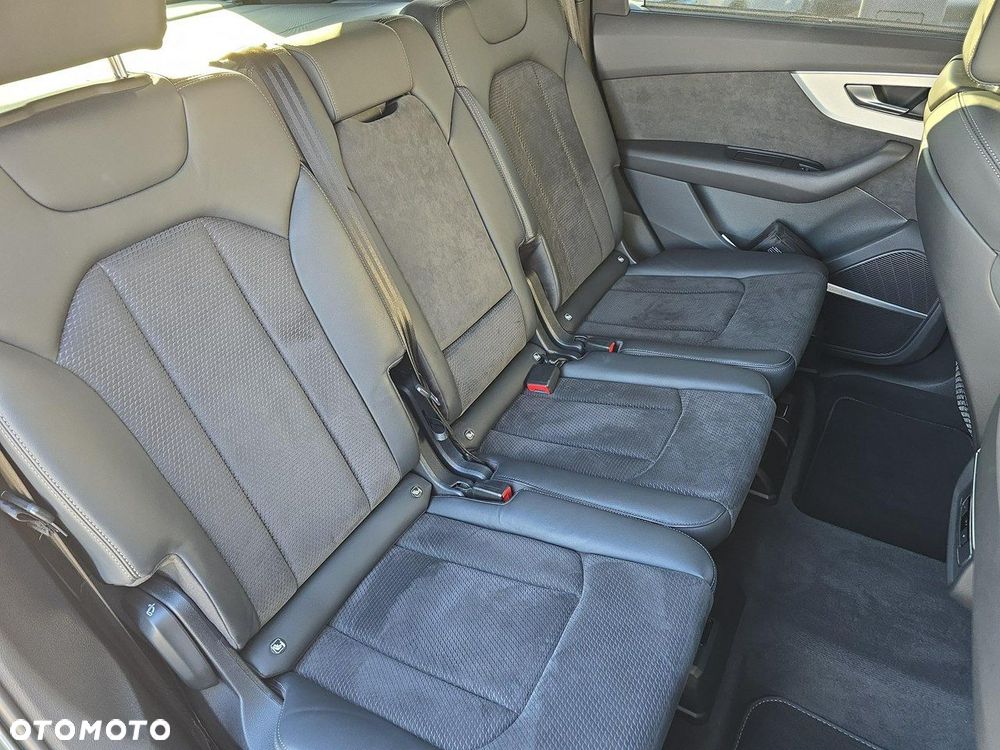 Audi Q7 - 11
