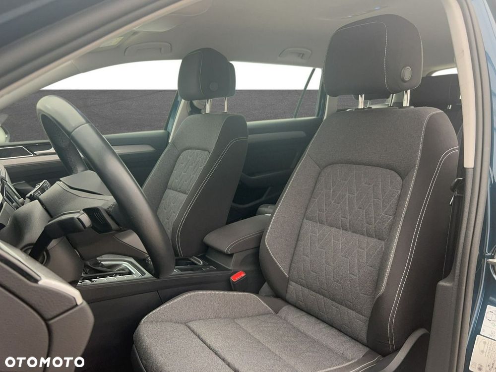 Volkswagen Passat - 10