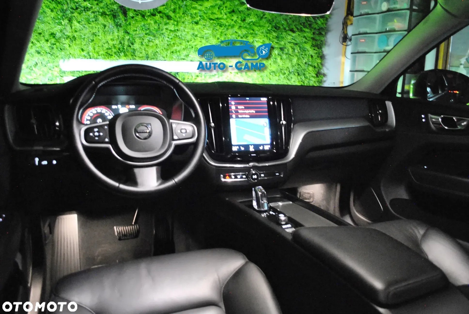 Volvo XC 60 T8 AWD Plug-In Hybrid Momentum Pro - 4