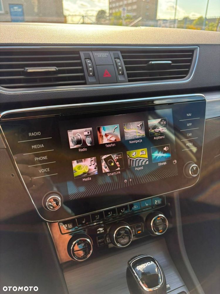 Skoda Superb 2.0 TDI SCR Style DSG - 23