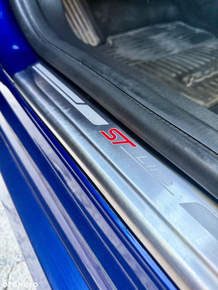 Ford Focus SW 1.5 EcoBoost S&S ST-LINE - 25