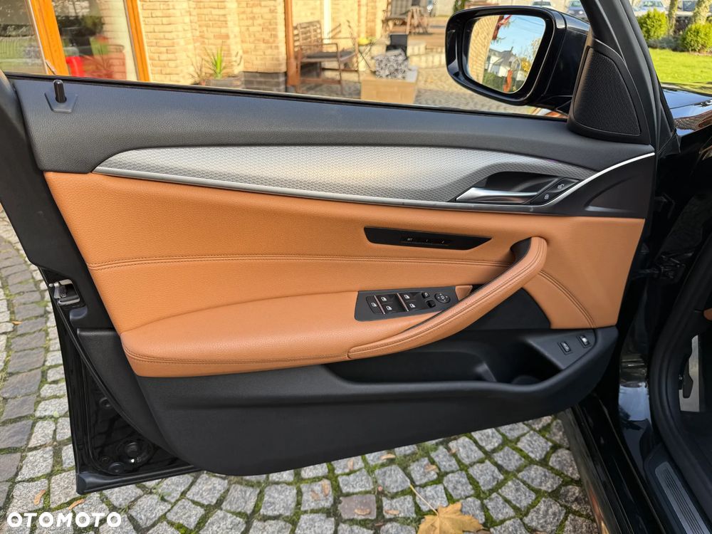 BMW Seria 5 530e iPerformance GPF Luxury Line sport - 20