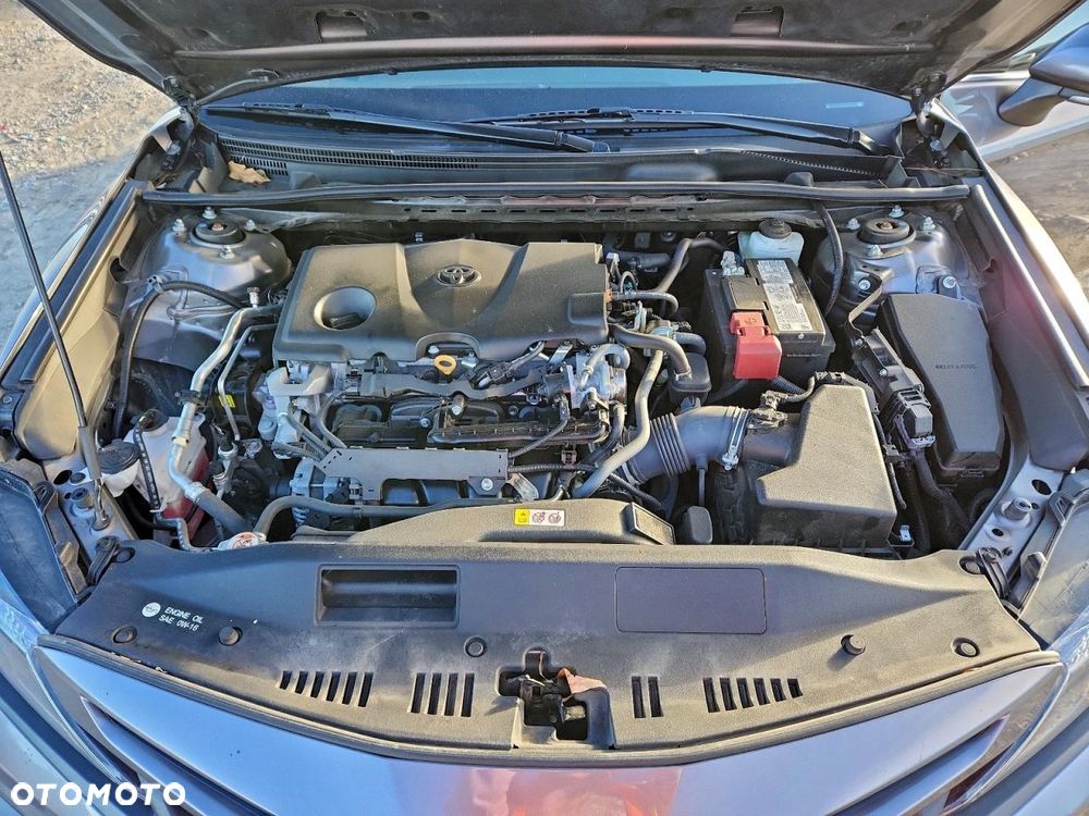 Toyota Camry - 12