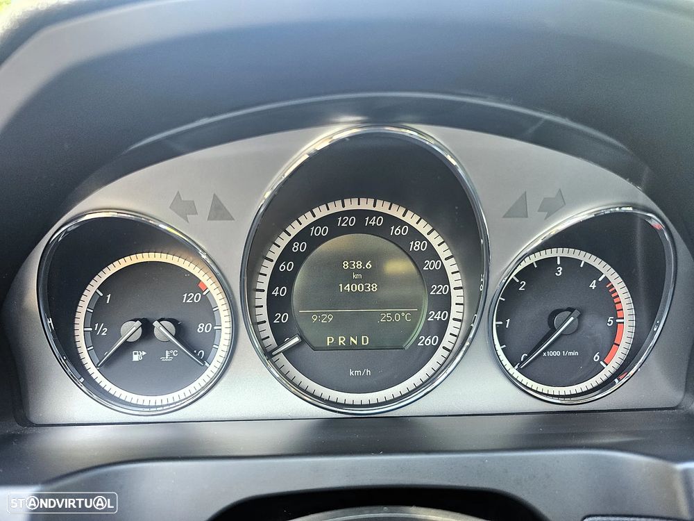 Mercedes-Benz C 220 Station CDI DPF Auto BlueEFFICIENCY Avantgarde - 23