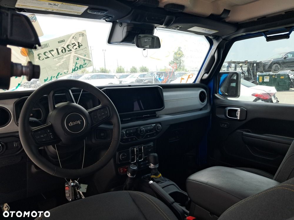 Jeep Wrangler - 10