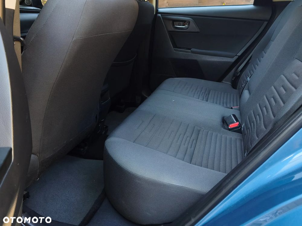 Toyota Auris 1.6 Premium - 25